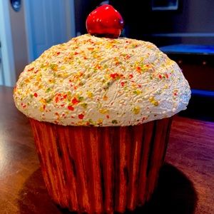 Cupcake cookie jar